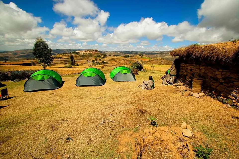 Trekking<br>&nbsp;&nbsp;&nbsp;& Camping